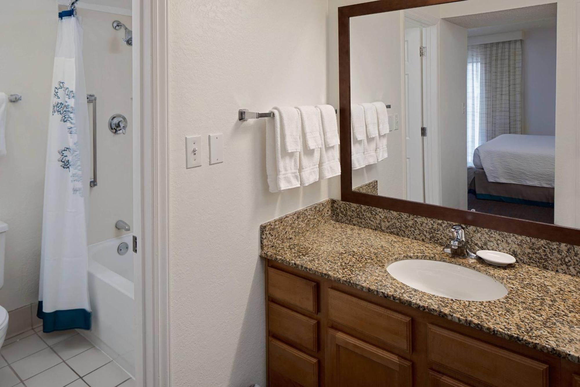 Hotel West End 3*